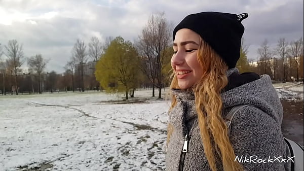 Bella Mur Digenjot Demi Duit! Pickup Rusia Bikin Basah.