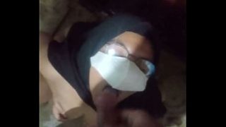 Cewek Indonesia Ngewe Di Kamar Mandi Sambil Teguk Air Kencing
